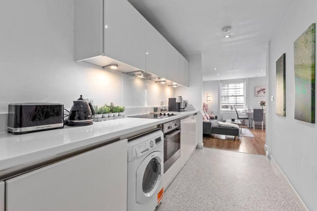3 Bedroom Apartment In Haymarket Central London Sleep 10 Hy2 Exterior photo