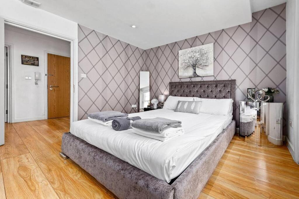 3 Bedroom Apartment In Haymarket Central London Sleep 10 Hy2 Exterior photo