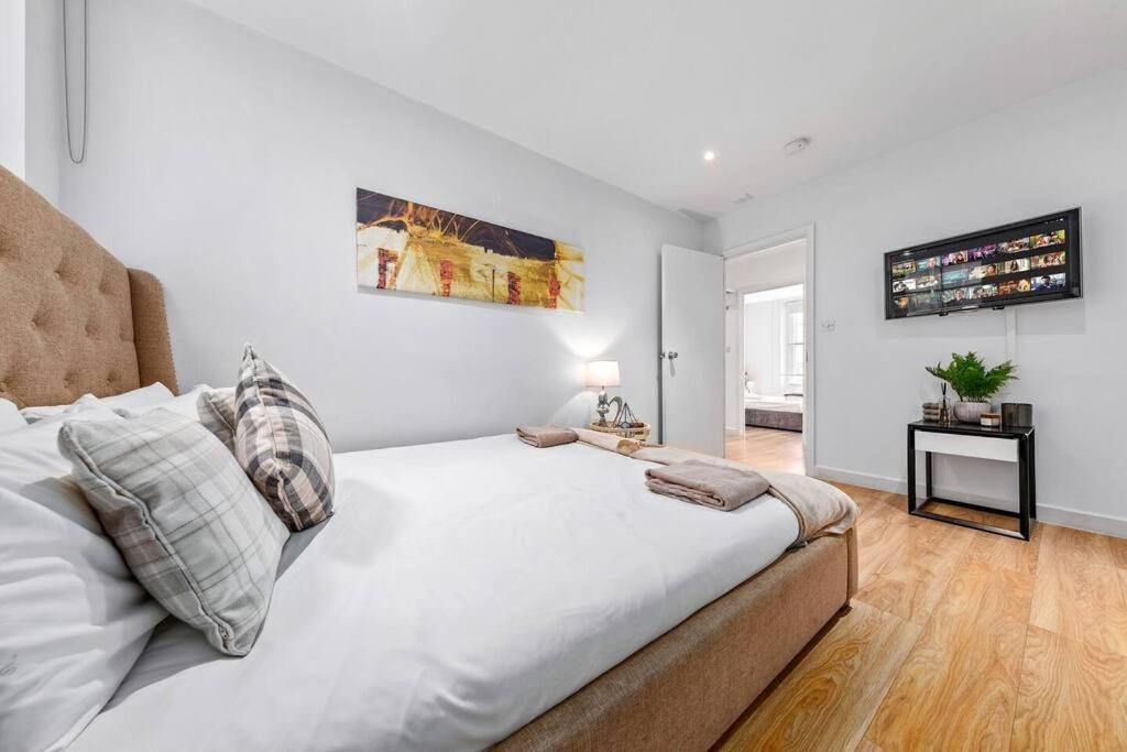 3 Bedroom Apartment In Haymarket Central London Sleep 10 Hy2 Exterior photo
