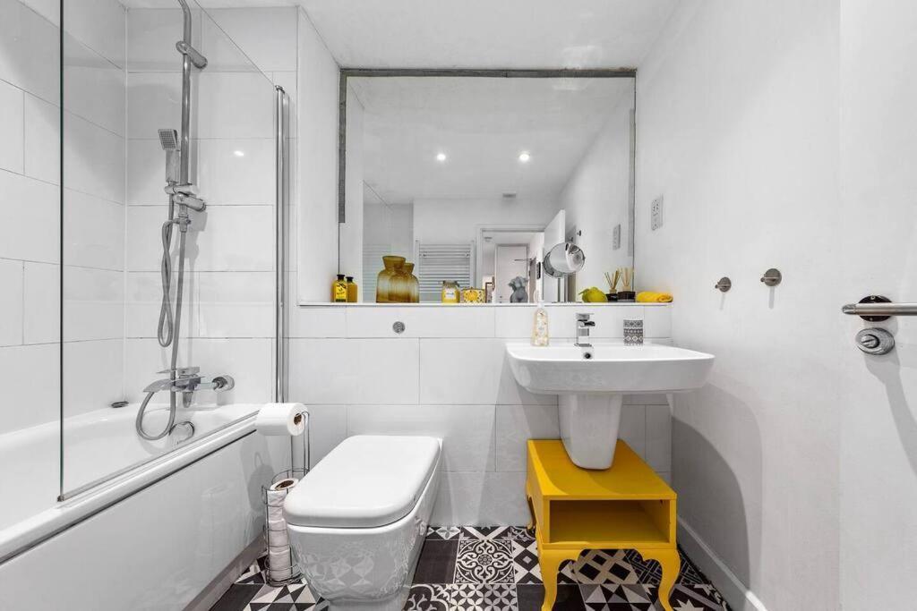 3 Bedroom Apartment In Haymarket Central London Sleep 10 Hy2 Exterior photo