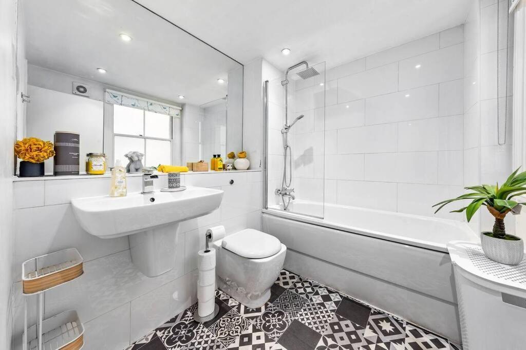 3 Bedroom Apartment In Haymarket Central London Sleep 10 Hy2 Exterior photo