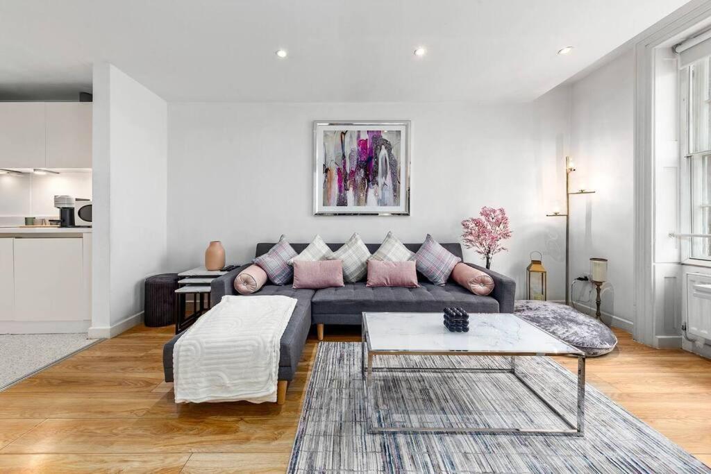3 Bedroom Apartment In Haymarket Central London Sleep 10 Hy2 Exterior photo